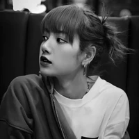 Lisa(chị)