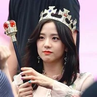 Kim Jisoo(cô)