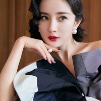  Dương mịch (mẹ VNB )
