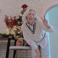 Adele ( Bạn Alina )