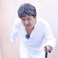 Ba( thúy ngân)