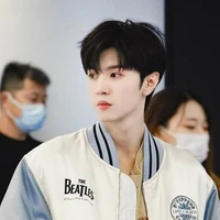 Trần Triết Viễn(em họ của Cúc)