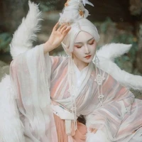 Hạ Tử Kỳ(Chị ba cậu)