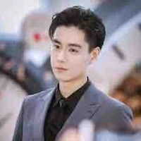 Hồ Nhất Thiên(anh họ cô)