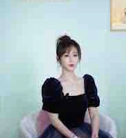Dương Tử(chị cô)