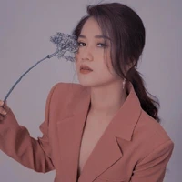 Lâm Vỹ Dạ(Chị Ngọc)