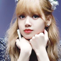 Lisa 10 tuổi