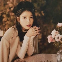 IU Manoban (Chị Cô)