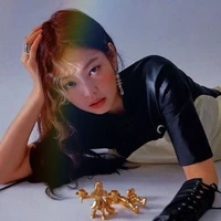 jennie(chị)