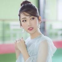 thúy ngân- amom