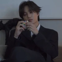 Kim Jong - in [ Kai ]