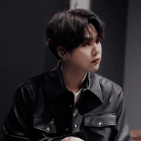Min Yoongi ( Suga ) - 21 tuổi