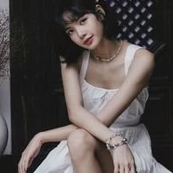 ʟᴀʟɪsᴀ ᴍᴀɴᴏʙᴀɴ (nàng)