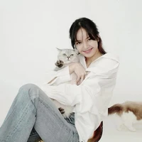 LaLisa Manoban ( Cô)