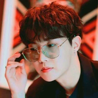 Jung Hoseok_anh họ y