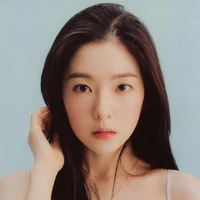 Bae Joo-Hyun (Irene - chị ba cô)