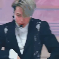 Park Jimin(19 tuổi, bạn thân Y)