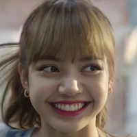 Lisa lúc 7 tuổi