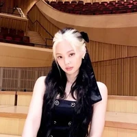 Kim Jennie _Baba mấy anh