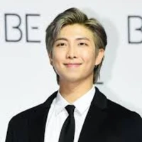 NamJoon(ba của Tae)