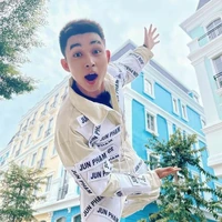Jun {bạn trai Ngân, bạn thân của Huy}