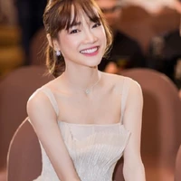 Nhã Phương(mẹ Huy)