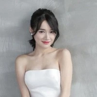 Nhã Phương(mẹ Huy)