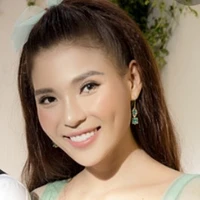 Thúy Diễm(mẹ Ngân)