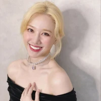 Hari Won ( mẹ cô )