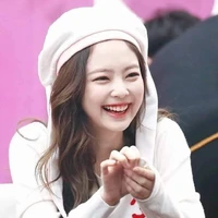 Kim Jennie ( em )