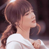 Nhã Phương ( mẹ Huy) 