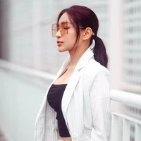 Khả Như ( Chị cô )