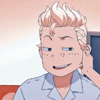 Hanagaki Takemichi<tắc kè vàng có hoa>