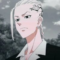 Ryuguji Ken<Draken bảo mẫu của mai kỳ>