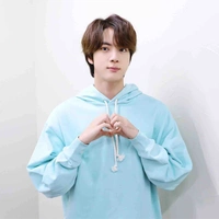 Kim Seok Jin_bà Y