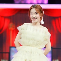 Cẩm Thơ(em gái Huy)