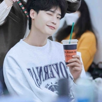 Lee Jongsuk (anh)