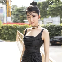Thúy Ngân (em Ngọc)