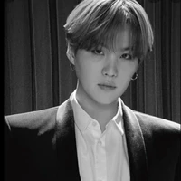Min Yoongi-24 tuổi (anh)