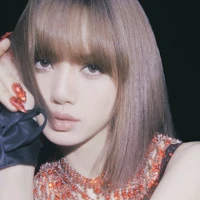 Lisa-Chị anh