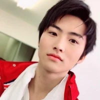 Lucky_Sư Tử Đỏ_Tsulily (Satoshi)