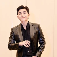 Jun ( bạn thân Huy )