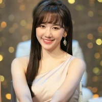 Hari Won(mẹ Huy)