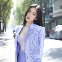 thúy ngân(em ngọc)