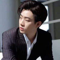 Off Jumpol Adulkittiporn