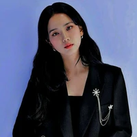 Kim Jisoo/Cô/