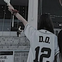 Yinnee•tg+quần chúng(đang ghim thằk Jin♂