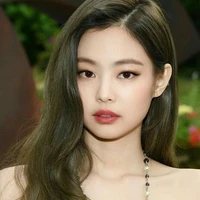 Kim Jennie : chị của 3 anh em Kim