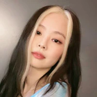 Kim Jennie•em