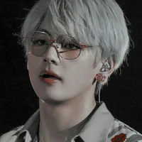 Kim Taehyung (lúc chưa xuyên không)